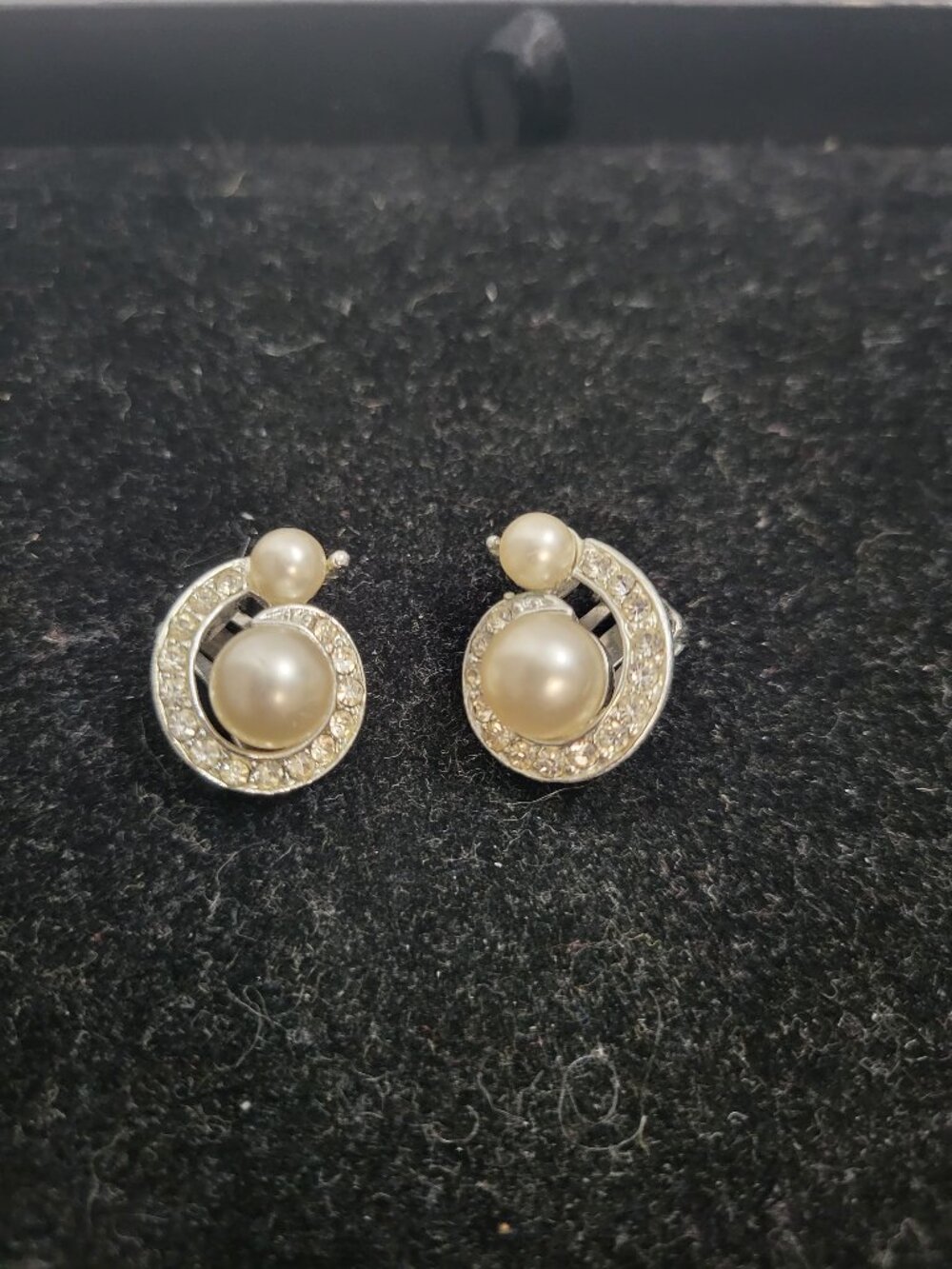 Richelieu Sterling and Pearl Swirl Clip On Earrings